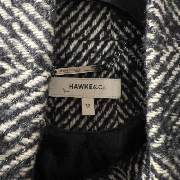 Size 12 Beautiful like new coat - Picture 4 of 5